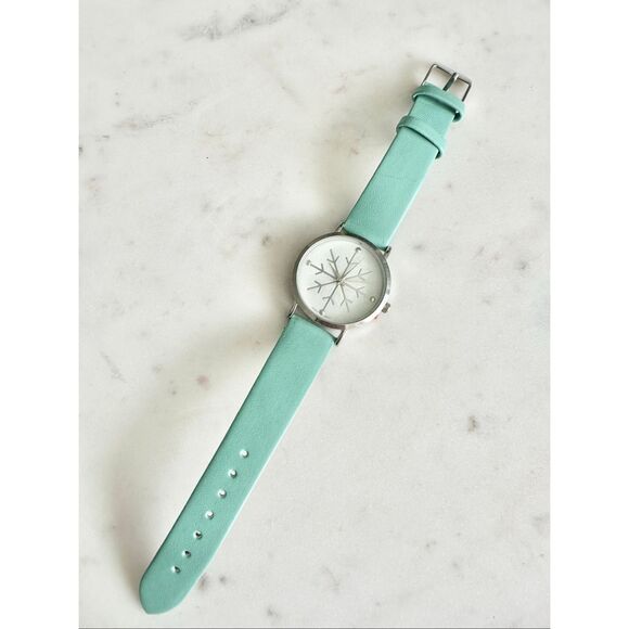 Francesca‘s turquoise blue snowflake Christmas watch - Picture 1 of 5